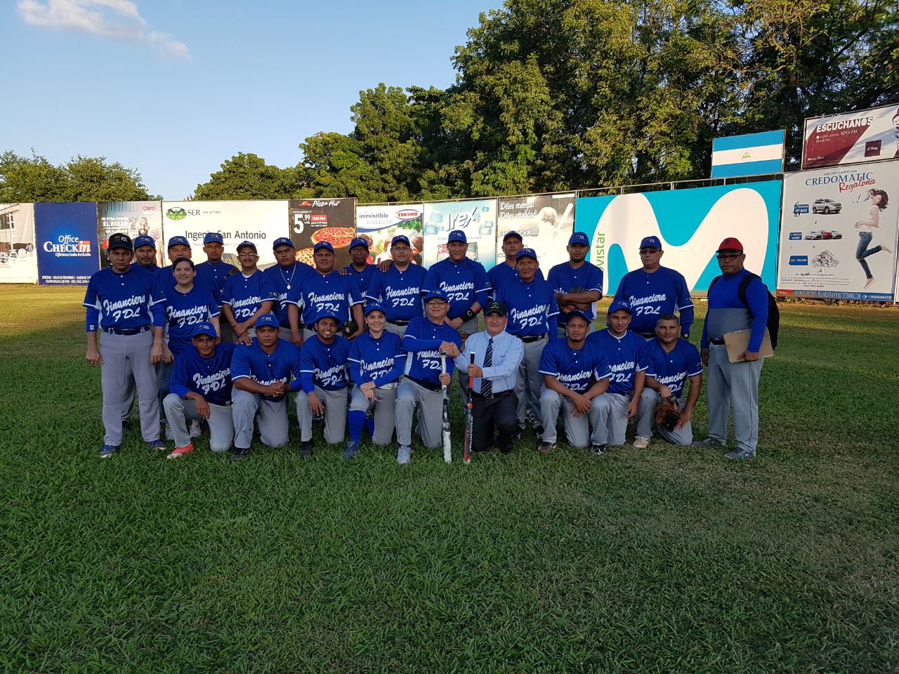 SERVIPRO patrocina a equipo de Softball Financiera FDL.