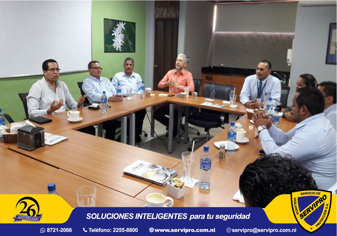 Reunión de dirección para debatir sobre Marketing, Ventas, Servicio al Cliente. Flexibilidad y Creatividad.